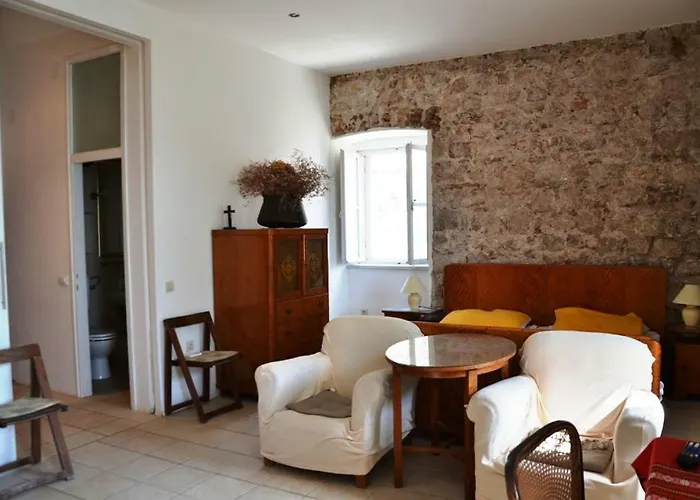 Stone House Apartment