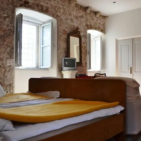 Apartment Stone House *