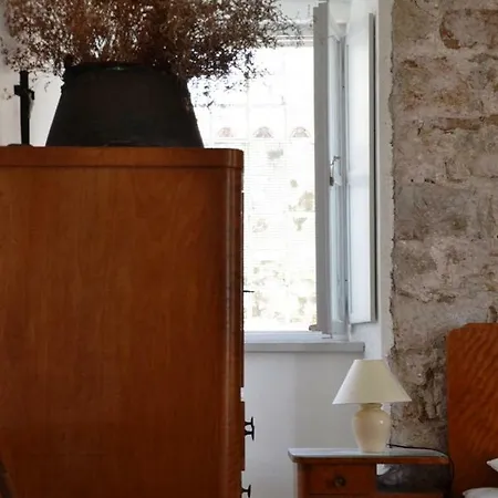 Stone House Apartment *