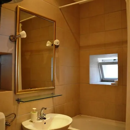 Stone House Apartment *