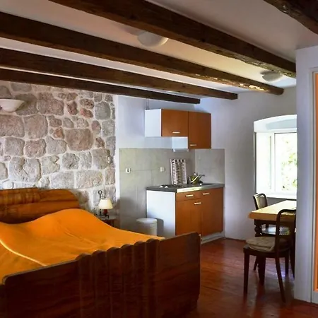 Stone House Апартаменты